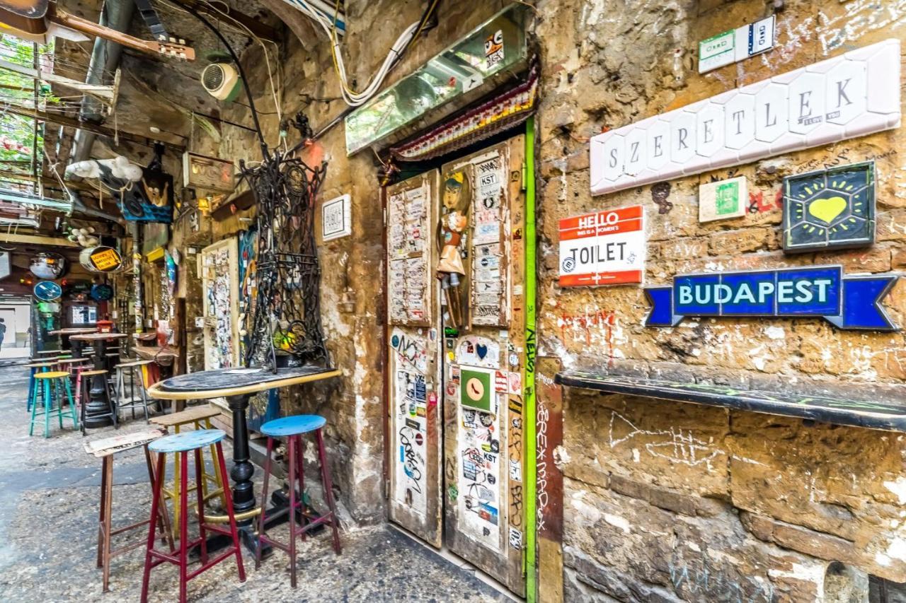 Skyline Serenity Retreat @Vaci Most Famous Street Budapest Exterior foto