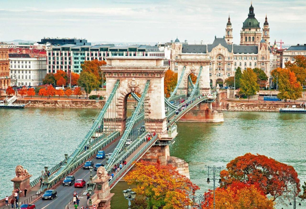 Skyline Serenity Retreat @Vaci Most Famous Street Budapest Exterior foto