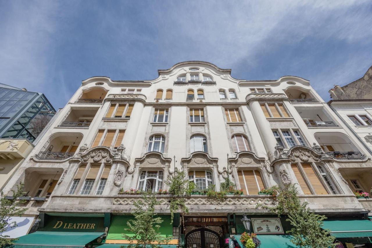 Skyline Serenity Retreat @Vaci Most Famous Street Budapest Exterior foto