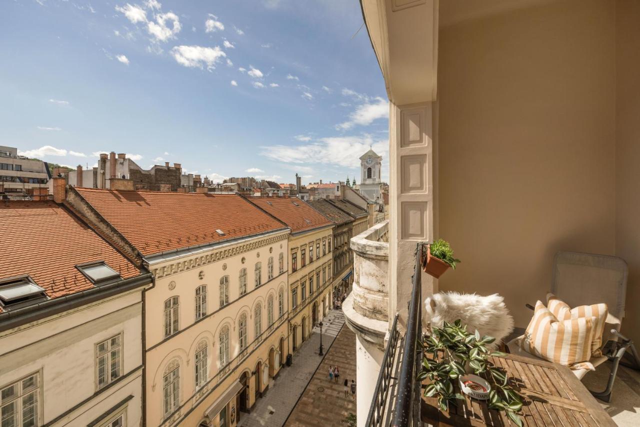 Skyline Serenity Retreat @Vaci Most Famous Street Budapest Exterior foto